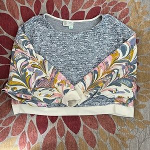 Crop sweater/sweatshirt.